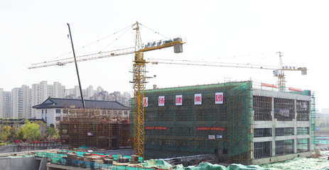清明假期不放松，防疫建設雙線并行——重點工程假期施工紀實